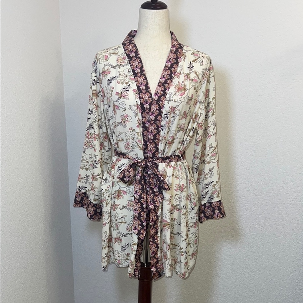 Rebellion Again Womens Kimono Top, Robe, Size Small, Floral,‎ Fall, Size Medium